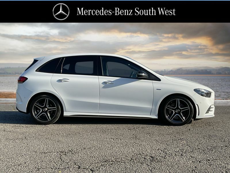 Mercedes-Benz B Class Hatchback White #3