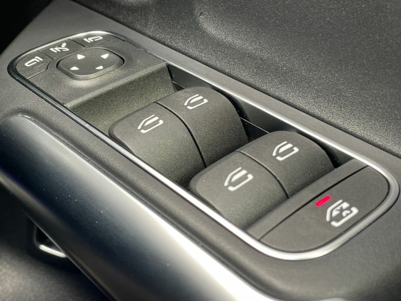 Mercedes-Benz EQA Eqa 250 140Kw Urban Edition 70.5Kwh Grey #28