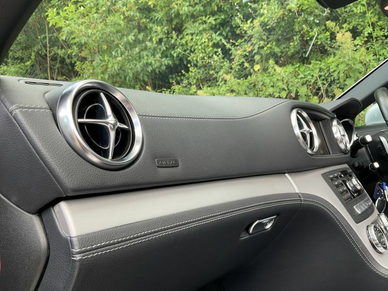 Mercedes-Benz SL Class Black #33