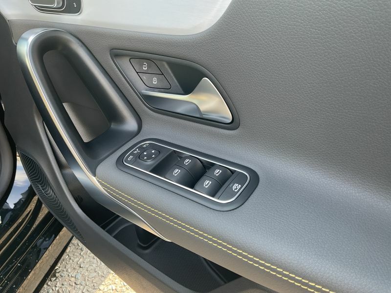 Mercedes-Benz CLA Class 200 Amg Line Executive Tip Black #27