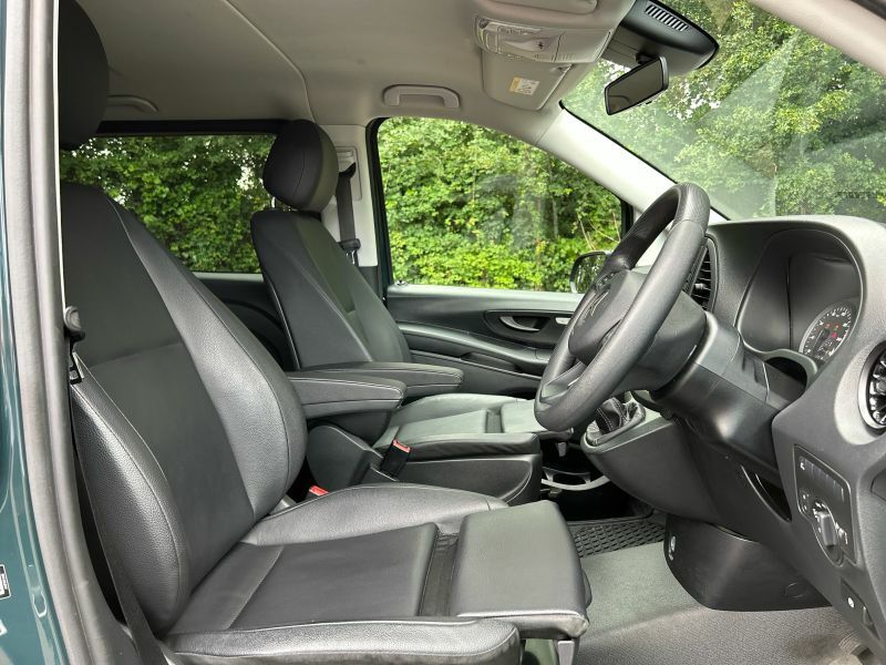 Mercedes-Benz Vito 2L Select Black #10