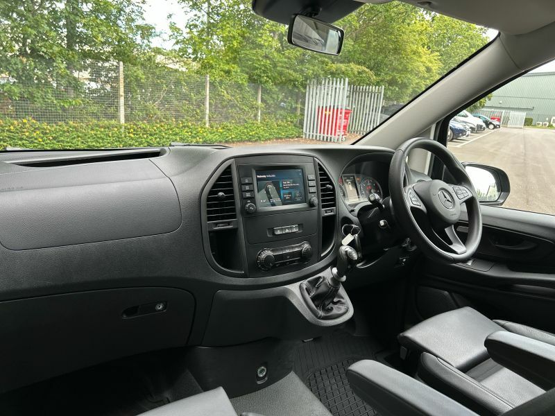 Mercedes-Benz Vito 2L Select Black #13