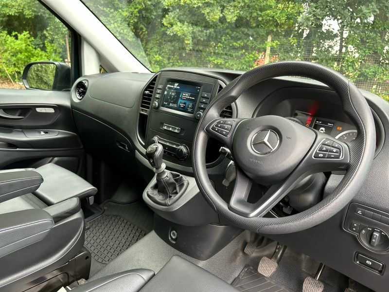 Mercedes-Benz Vito 2L Select Black #11