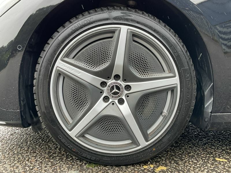 Mercedes-Benz EQE Saloon Black #4