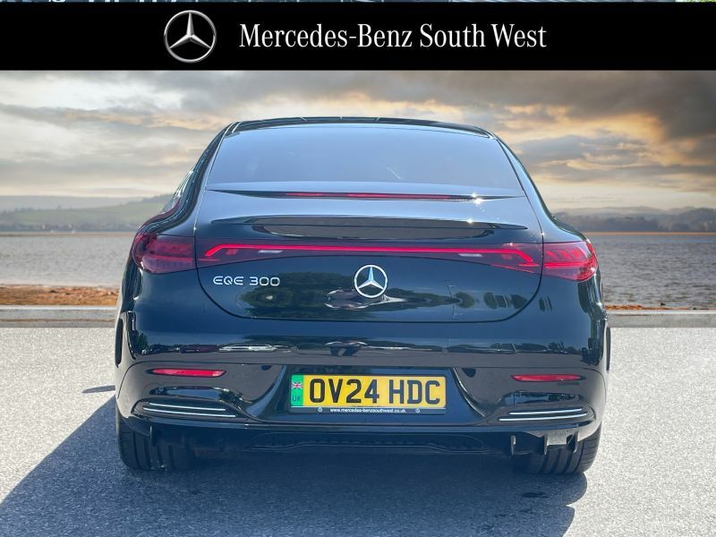 Mercedes-Benz EQE Edition Midnight White #12