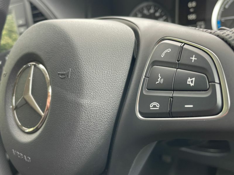 Mercedes-Benz eVito Pro White #26