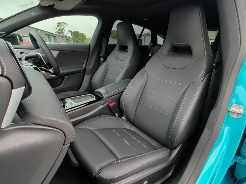 Mercedes-Benz CLA Class 200 Amg Line Premium Plus Tip Blue #43