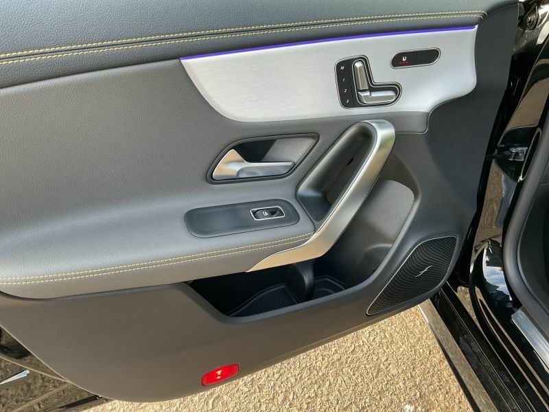 Mercedes-Benz CLA Class Cla 180 Amg Line Premium Plus Tip Black #40