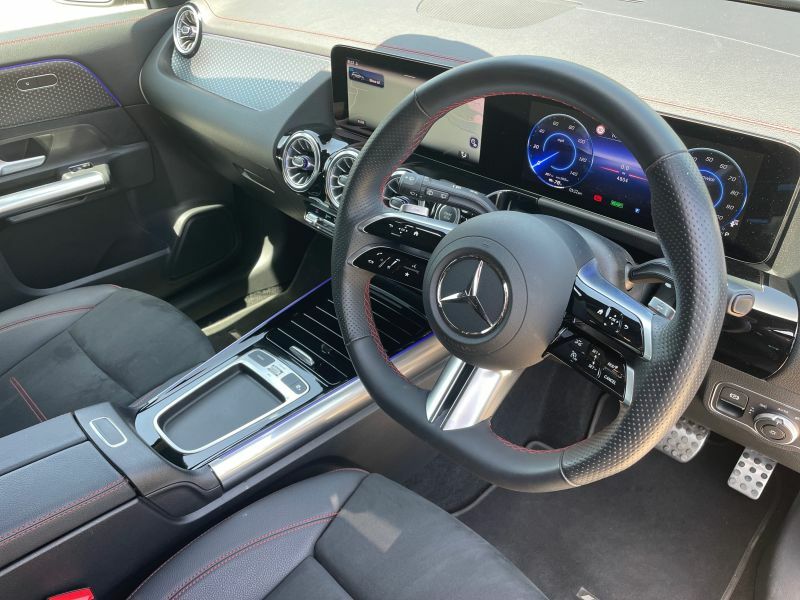 Mercedes-Benz EQA Suv Black #5