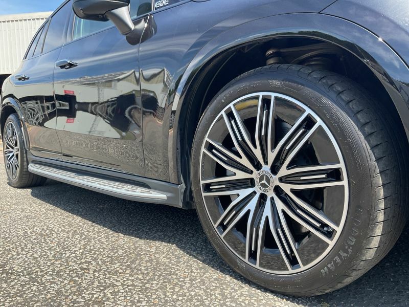 Mercedes-Benz EQE Saloon Black #24