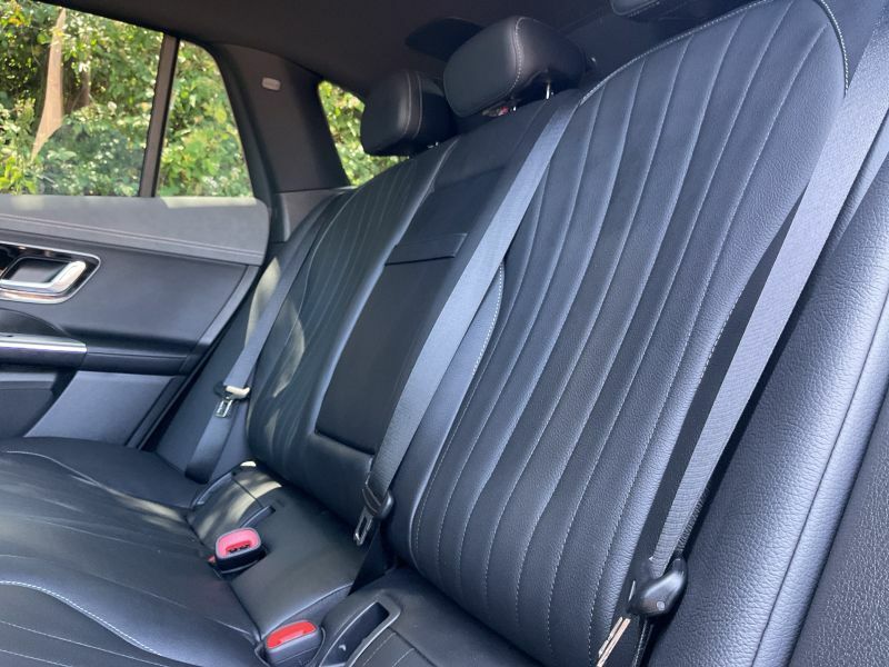 Mercedes-Benz EQE Saloon Black #49