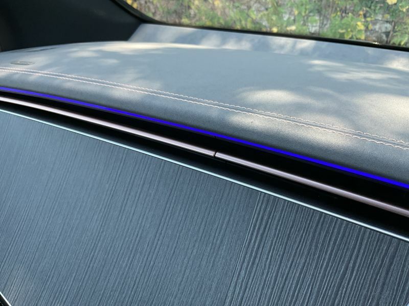 Mercedes-Benz EQE Saloon Black #61