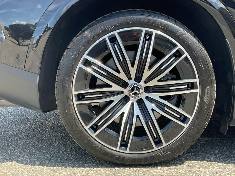 Mercedes-Benz EQE Saloon Black #4