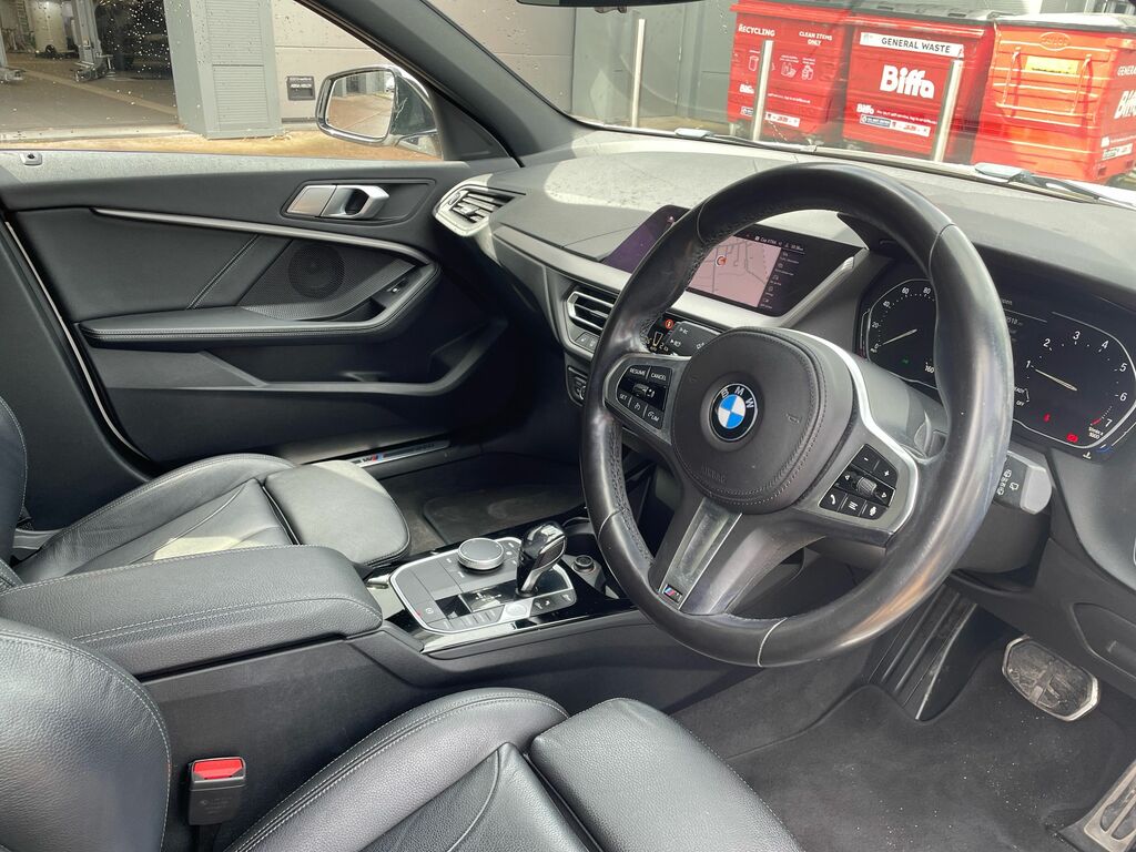 BMW 1 Series Hatchback WH70EDX White #5