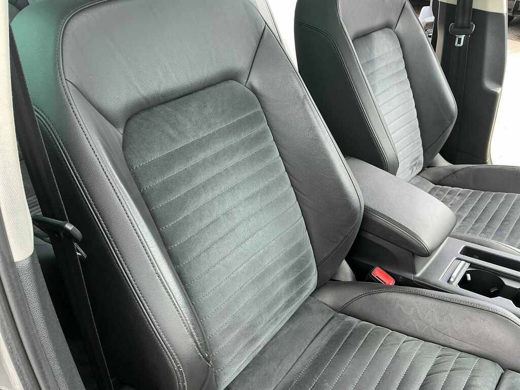 Volkswagen Passat Estate Silver #21