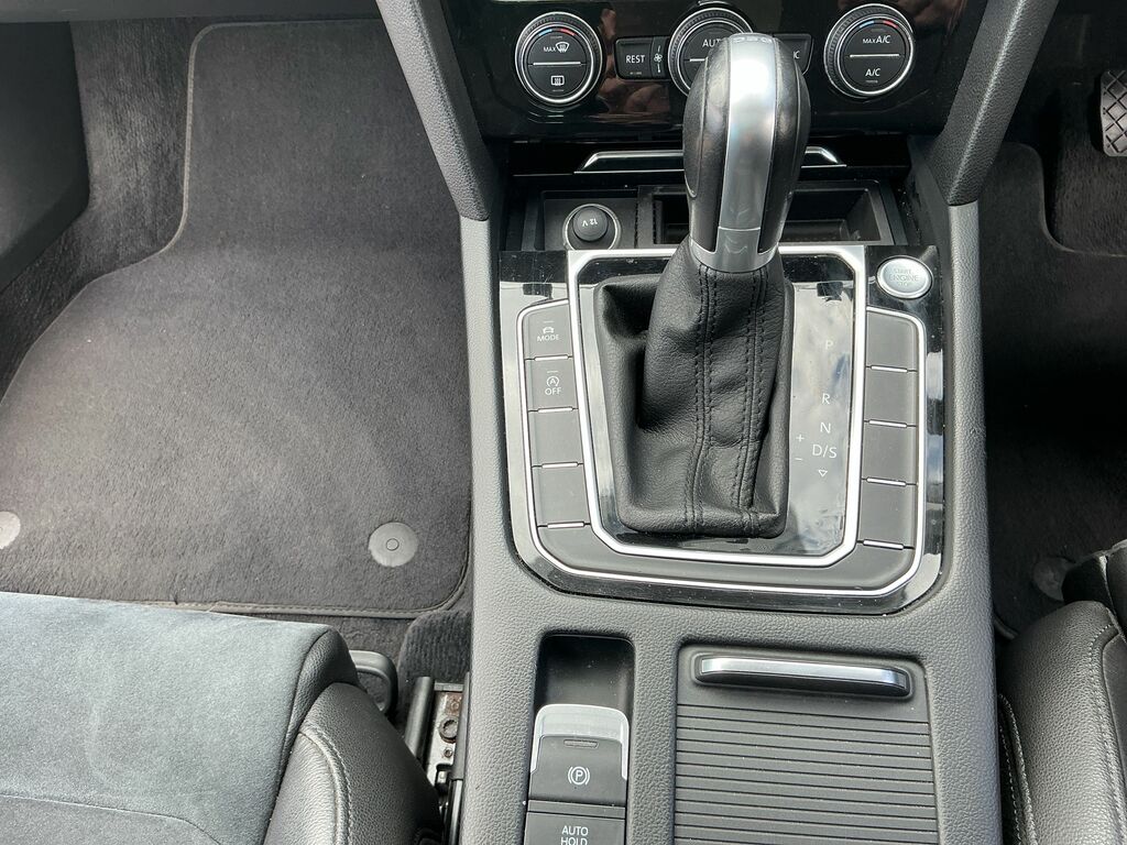 Volkswagen Passat Estate Silver #39