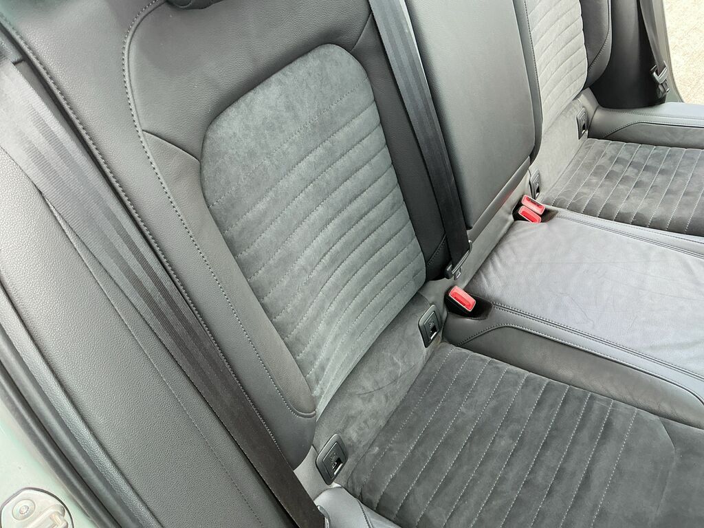 Volkswagen Passat Estate Silver #23
