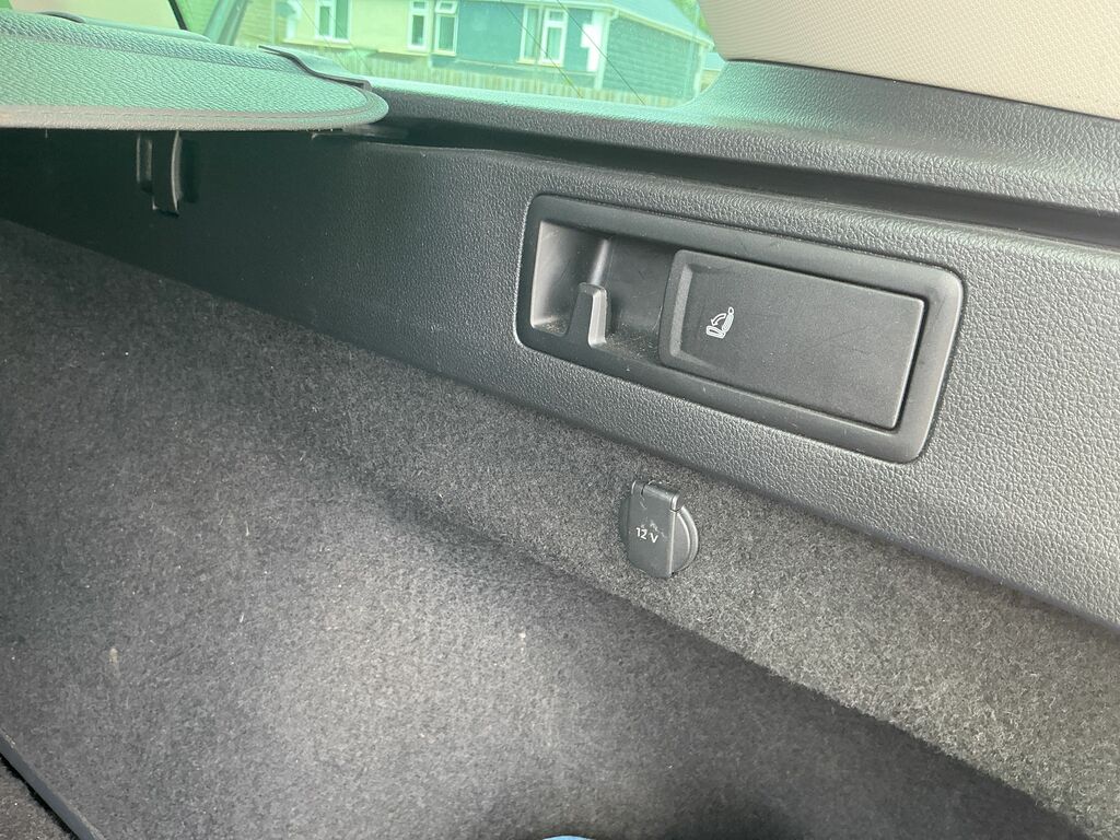 Volkswagen Passat Estate Silver #29