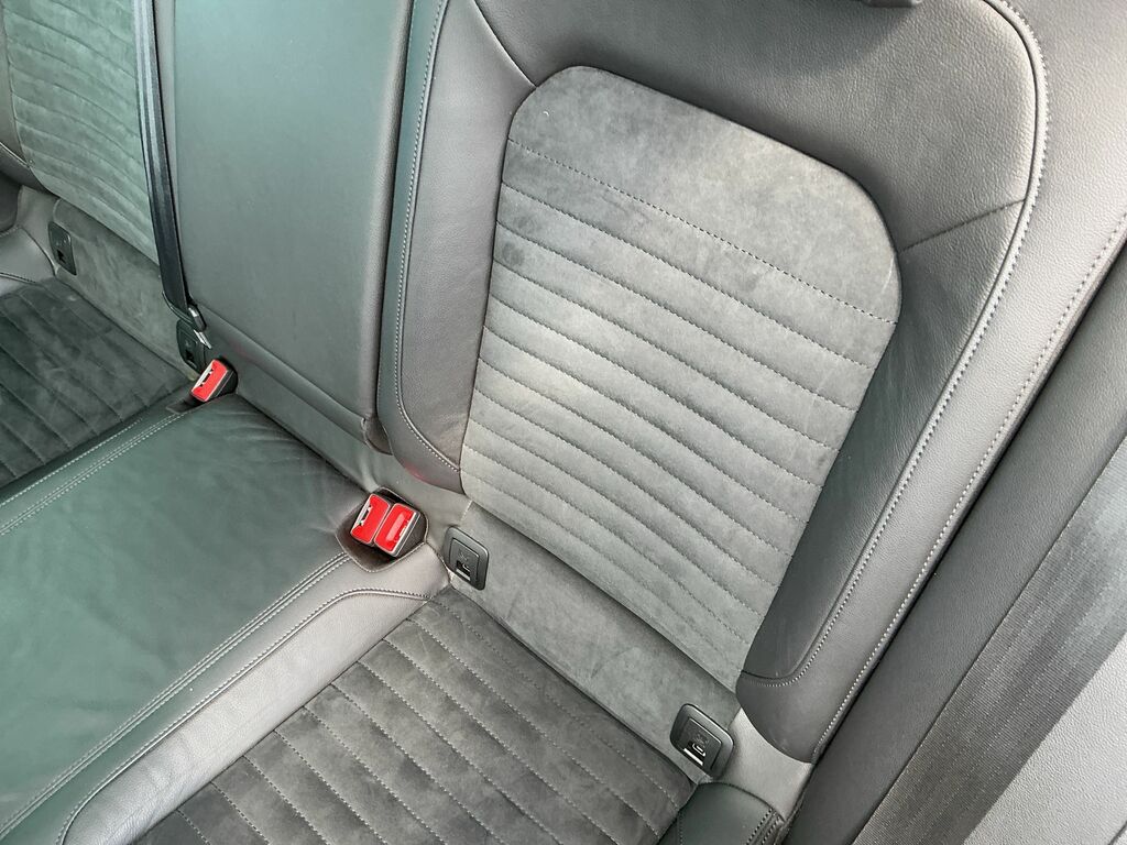 Volkswagen Passat Estate Silver #24