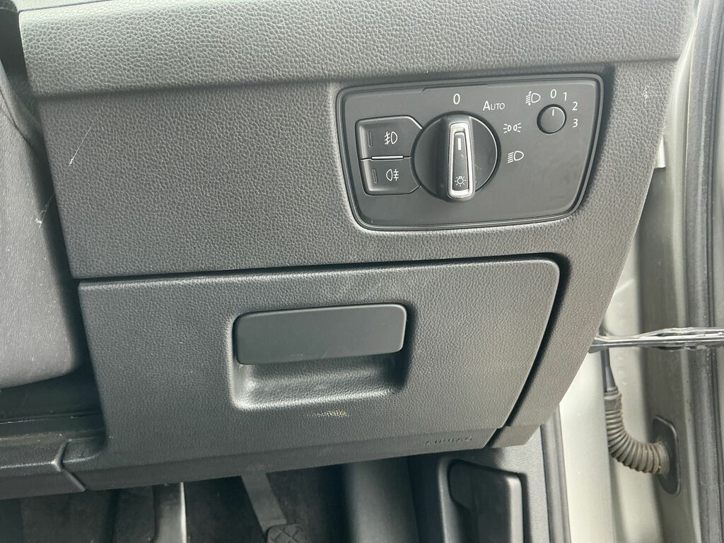 Volkswagen Passat Estate Silver #38