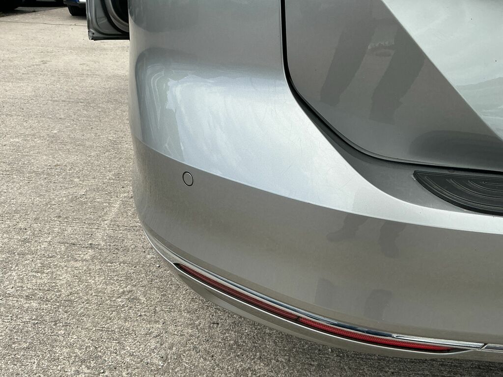Volkswagen Passat Estate Silver #33