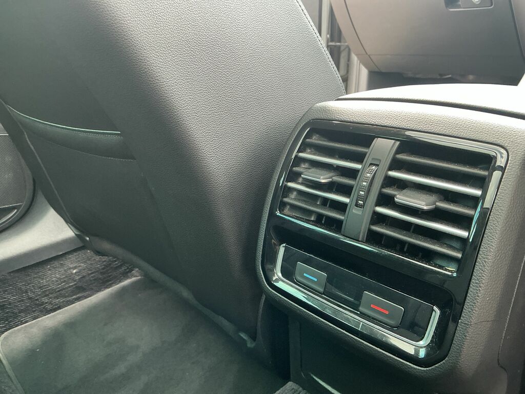 Volkswagen Passat Estate Silver #36