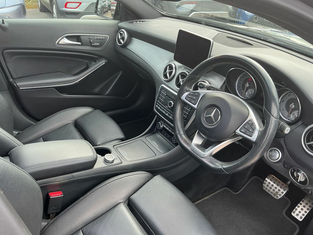 Mercedes-Benz GLA Class 2.1 Gla220d Amg Line Premium Plus 7G-dct 4Matic Purple #5