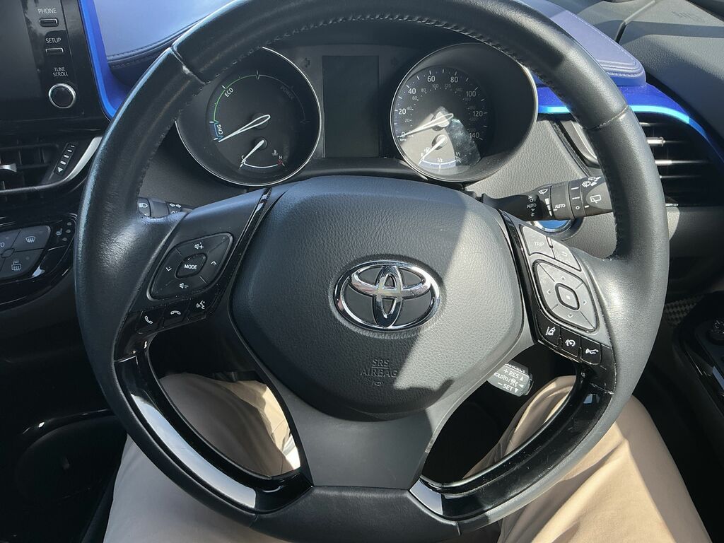 Toyota C-Hr Dynamic Blue #40