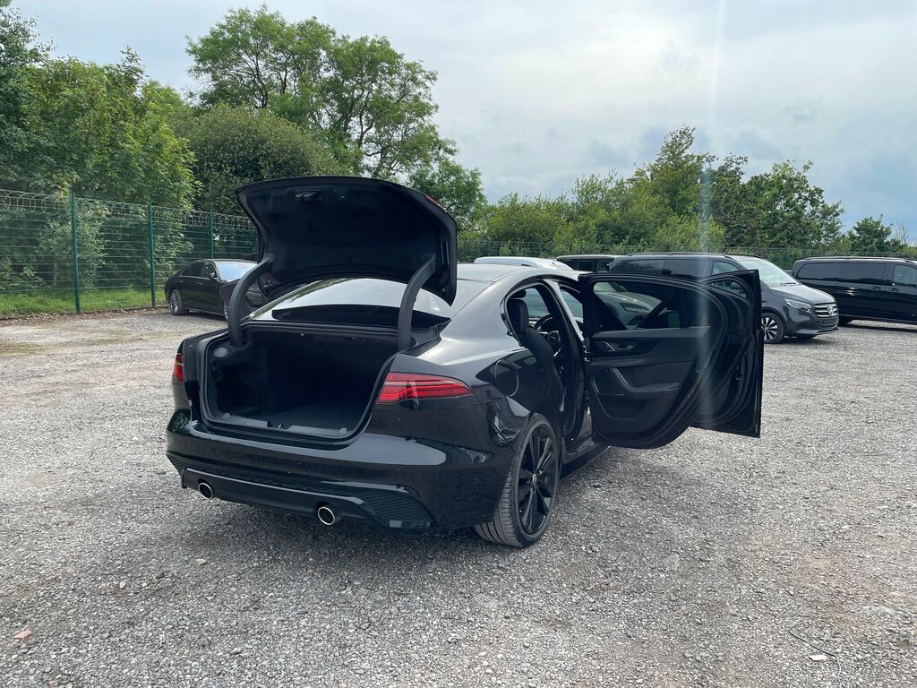 Jaguar XE 2.0 P300 Sport Awd Red #36