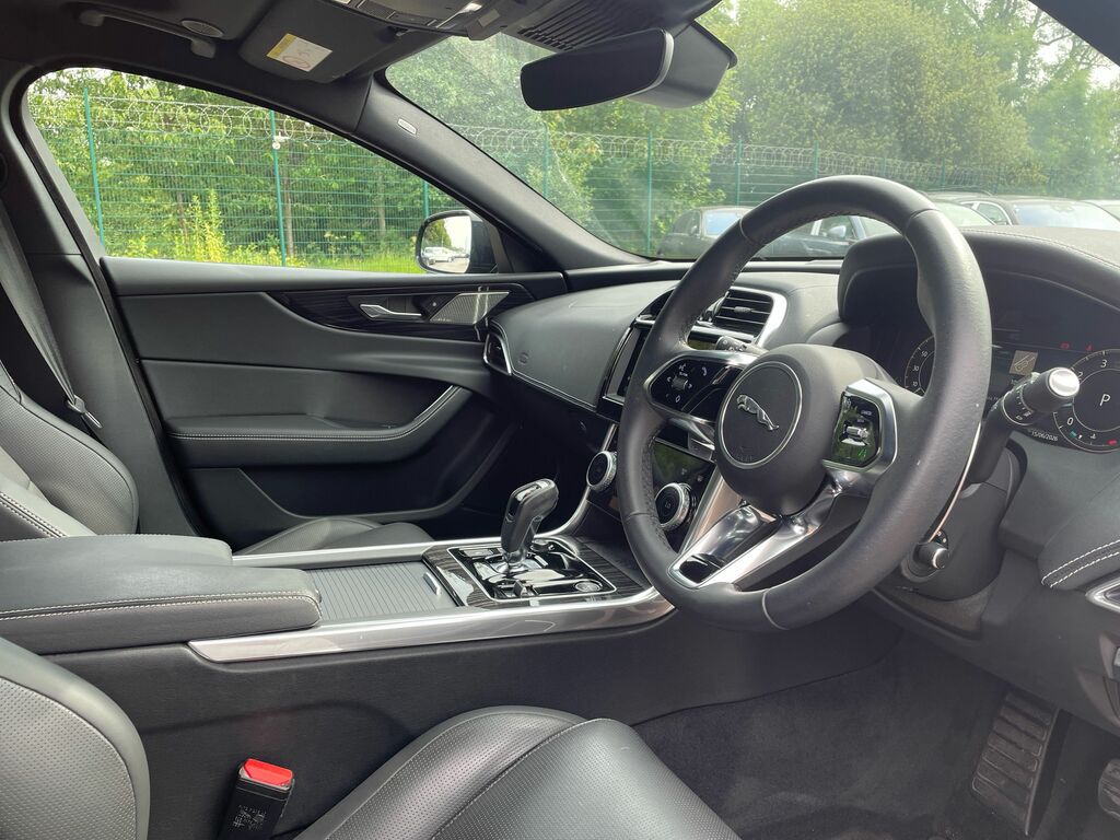 Jaguar XE 2.0 P250i R-dynamic Hse Black Euro 6 S S Black #5