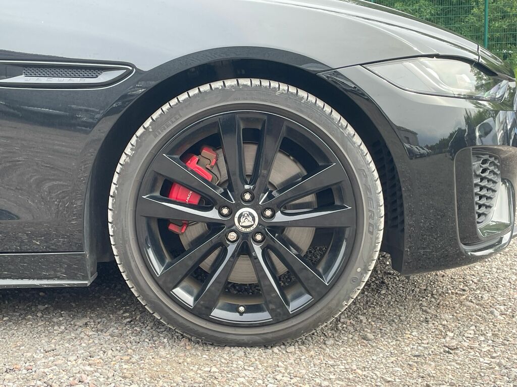 Jaguar XE 2.0 P250i R-dynamic Hse Black Euro 6 S S Black #4