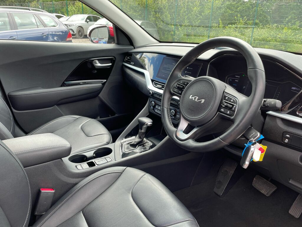 Kia e-Niro 4 Plus White #18