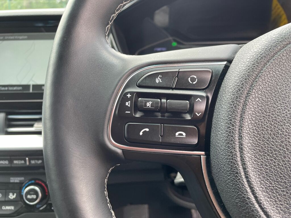 Kia e-Niro 4 Plus White #23