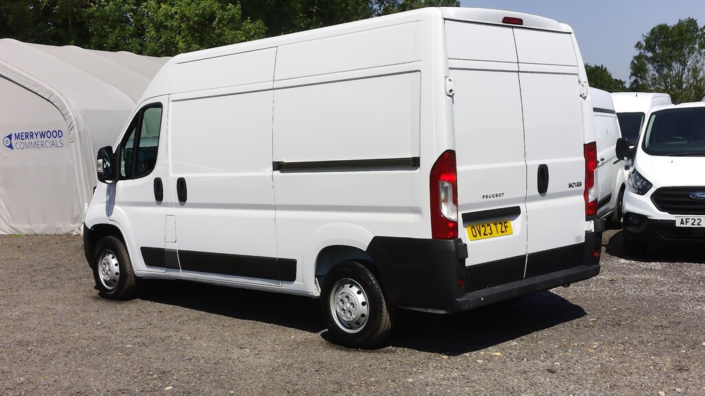 Peugeot Boxer 335 Professional Premium Plus L2h2 Mwb 2.2 140 Wit  #5