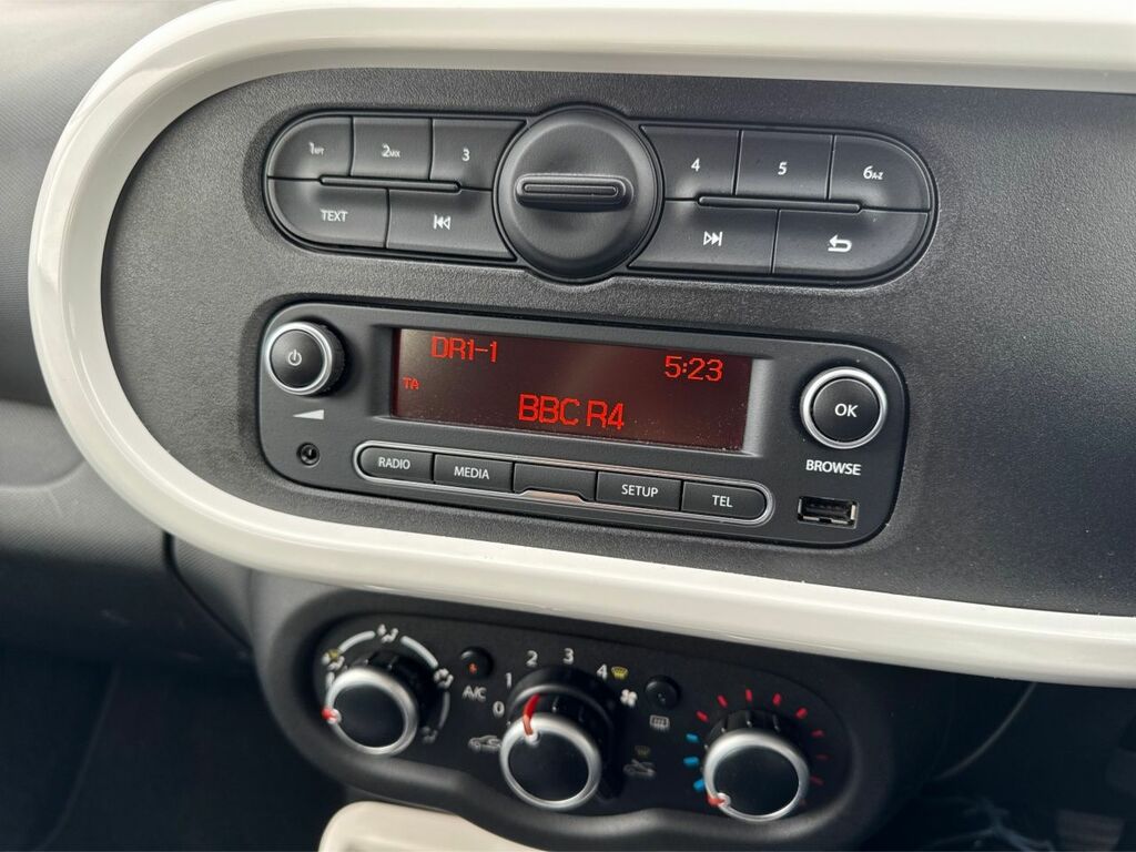 Renault Twingo Iconic Red #18
