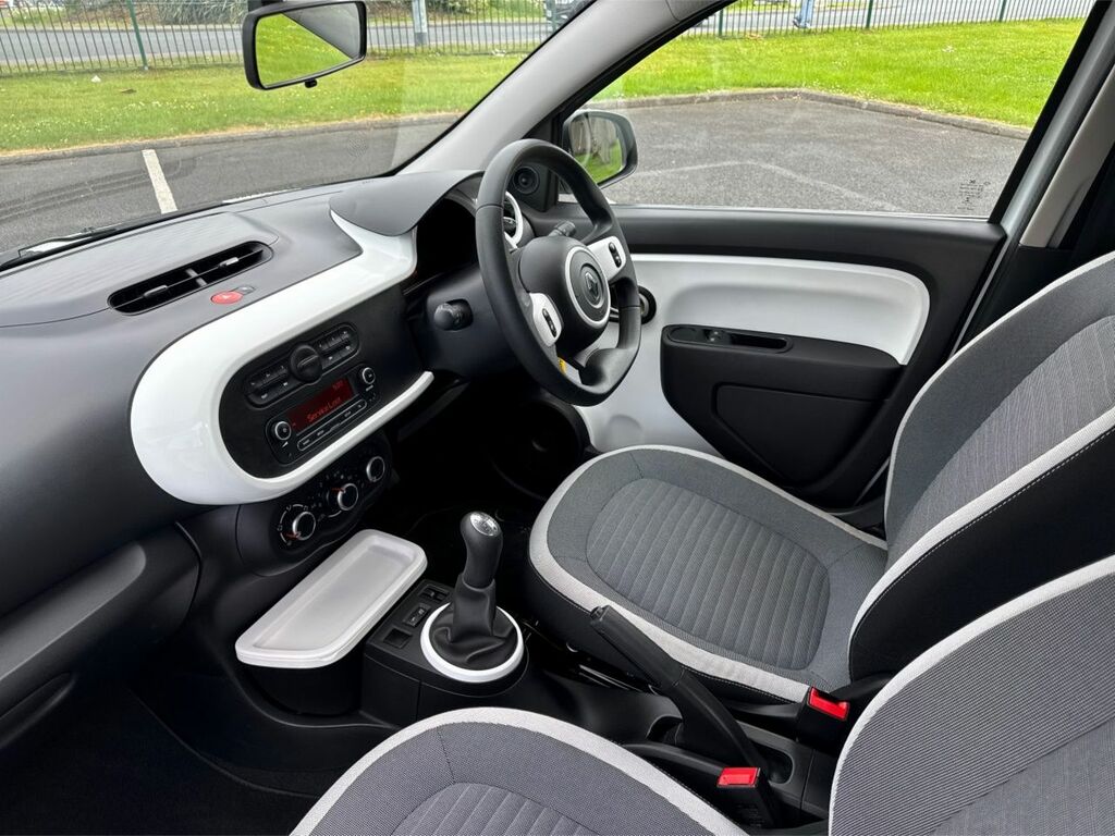 Renault Twingo Iconic Red #10