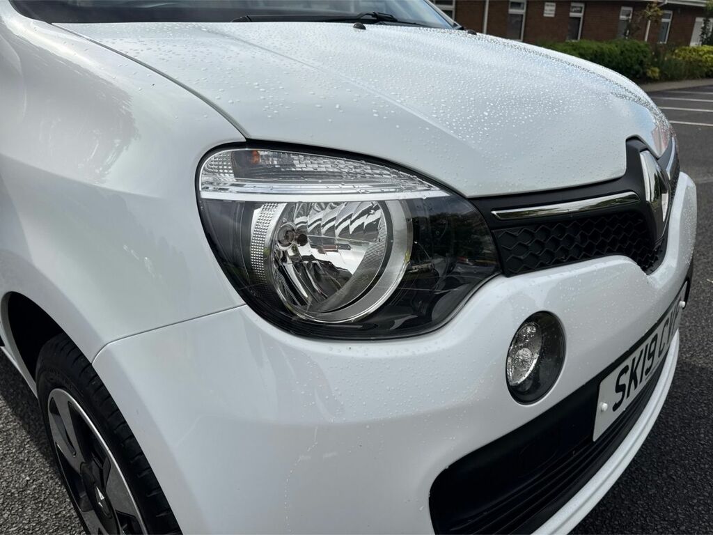 Renault Twingo Iconic Red #27