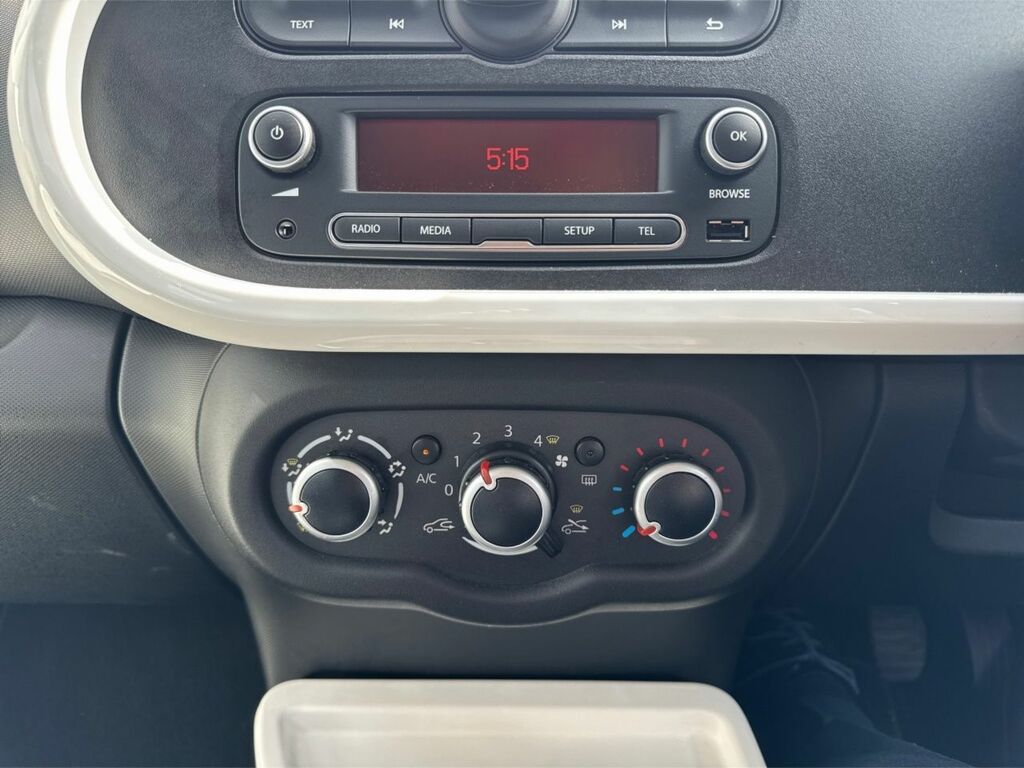 Renault Twingo Iconic Red #19