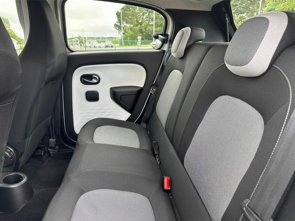 Renault Twingo Iconic Red #12
