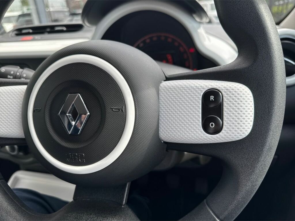 Renault Twingo Iconic Red #17