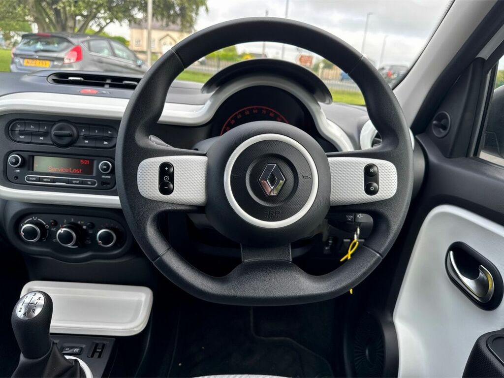 Renault Twingo Iconic Red #13