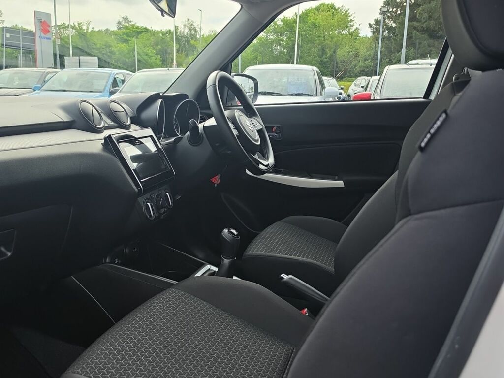 Suzuki Swift 1.2 Dualjet 83 12V Hybrid Sz5 Red #10