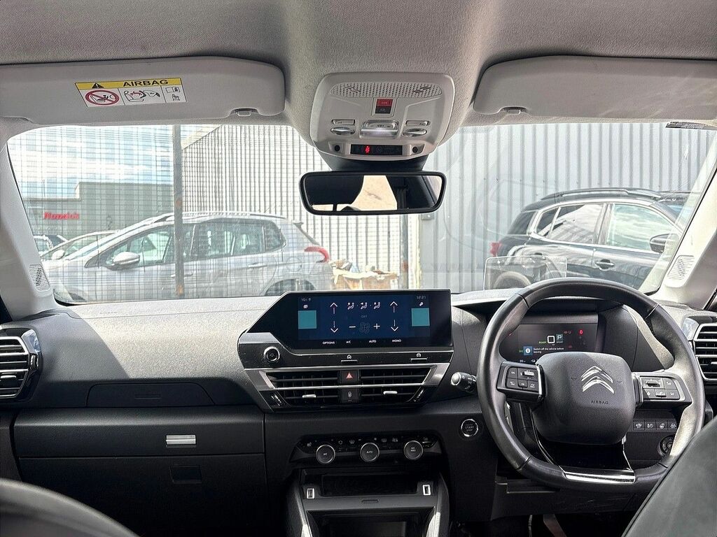 Citroen e-C4 Shine Black #2