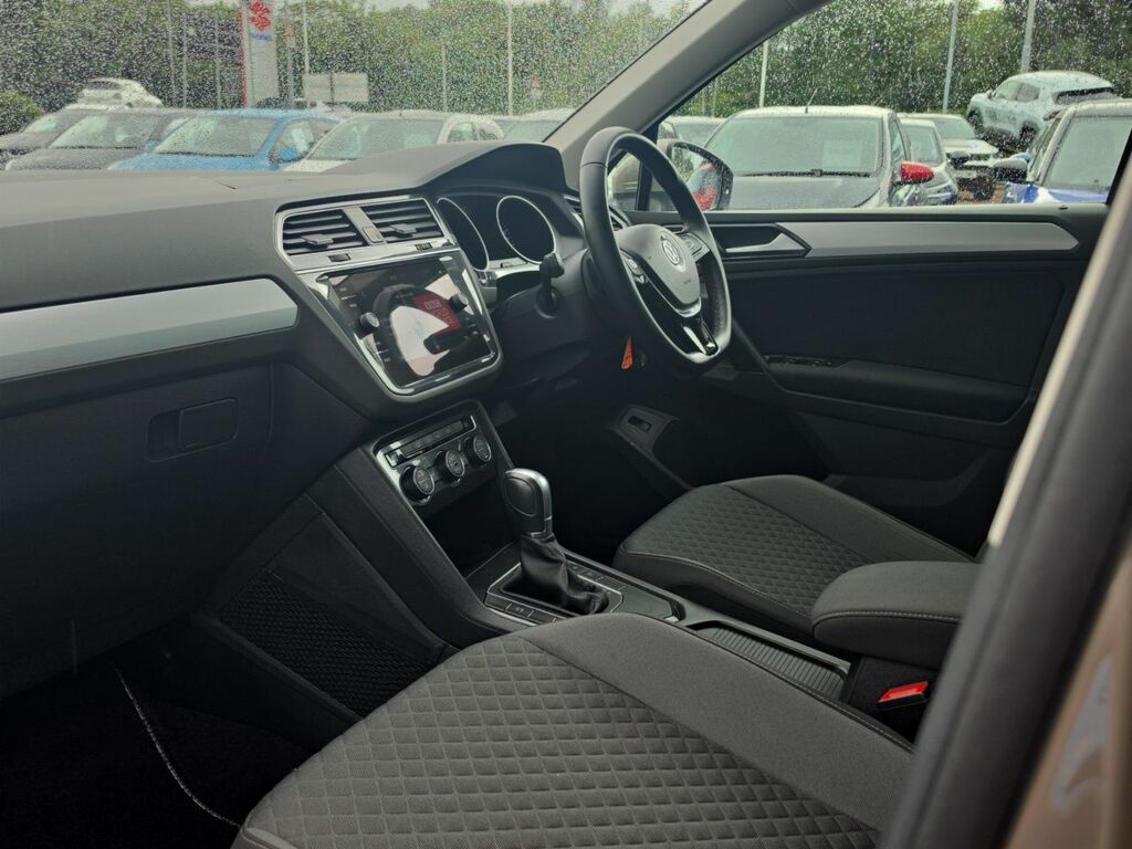 Volkswagen Tiguan  White #10