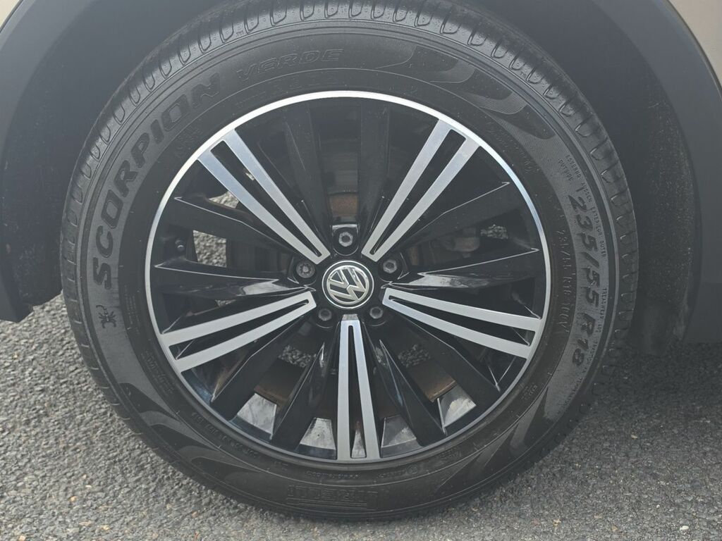 Volkswagen Tiguan  White #25