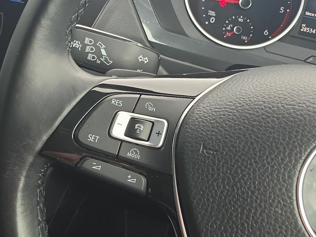 Volkswagen Tiguan  White #18