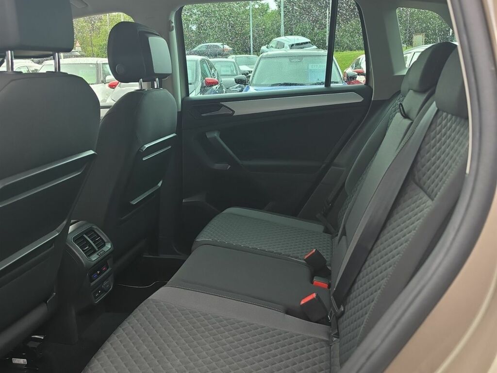 Volkswagen Tiguan  White #12