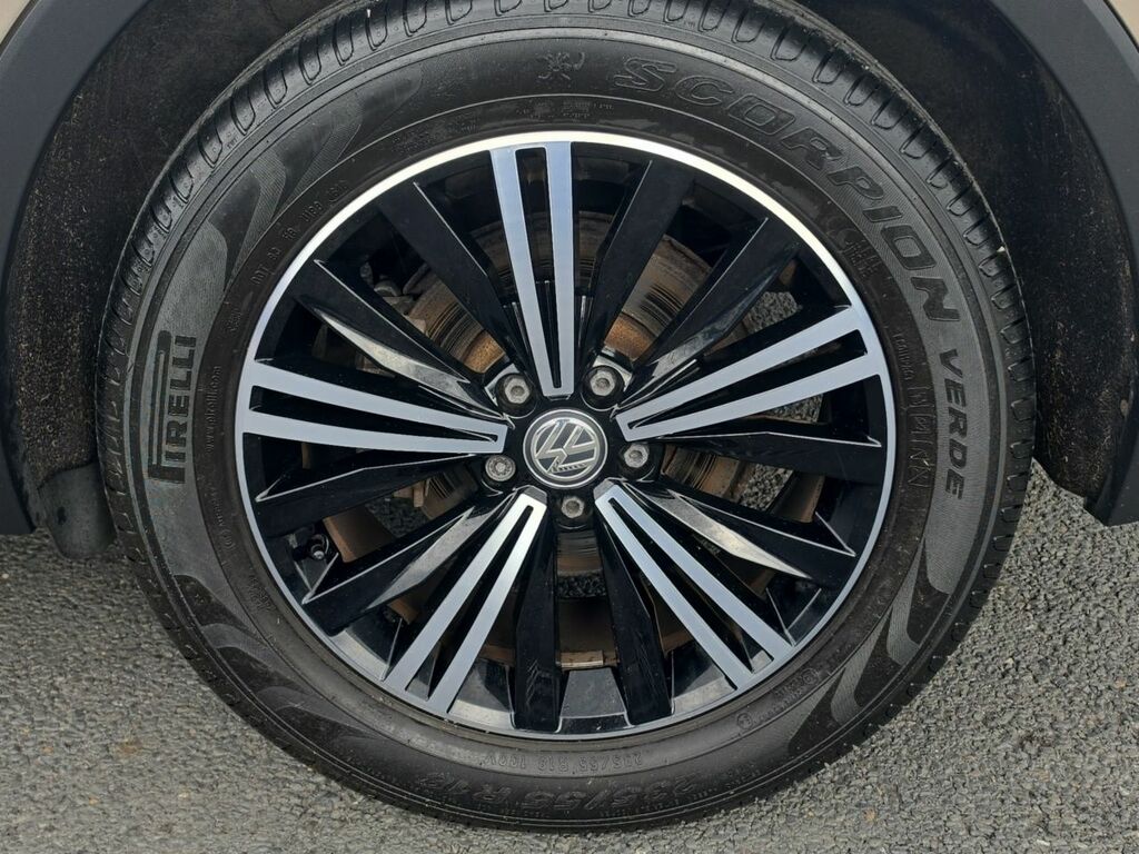 Volkswagen Tiguan  White #28