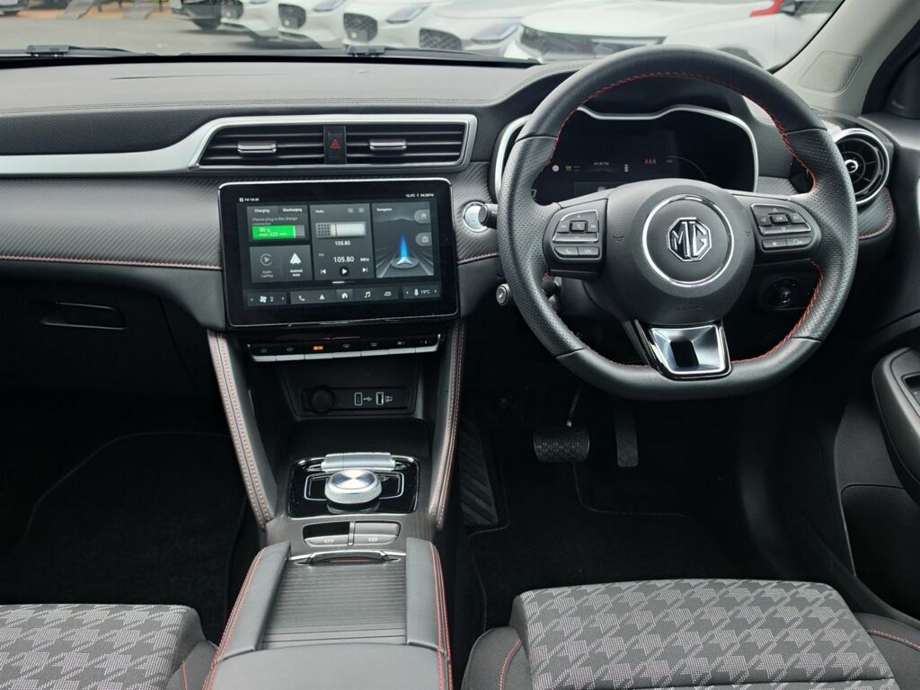 MG ZS Hat Se Ev Au Black #2
