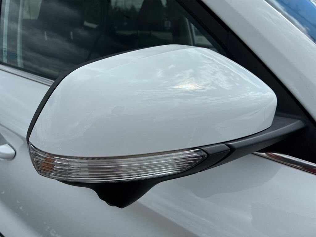 MG ZS Hat 1.5 115Ps Se White #24